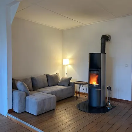 Charmantes Mit Kamin & Grosser Diele Apartamento